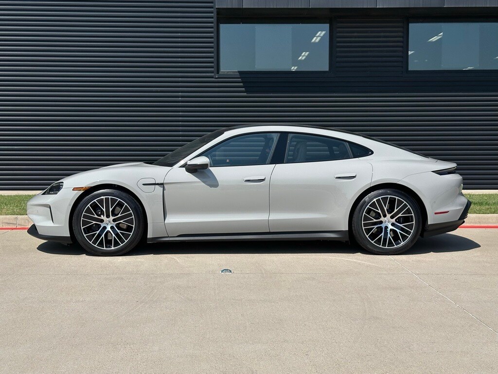 2026 Porsche Taycan 4 photo 2