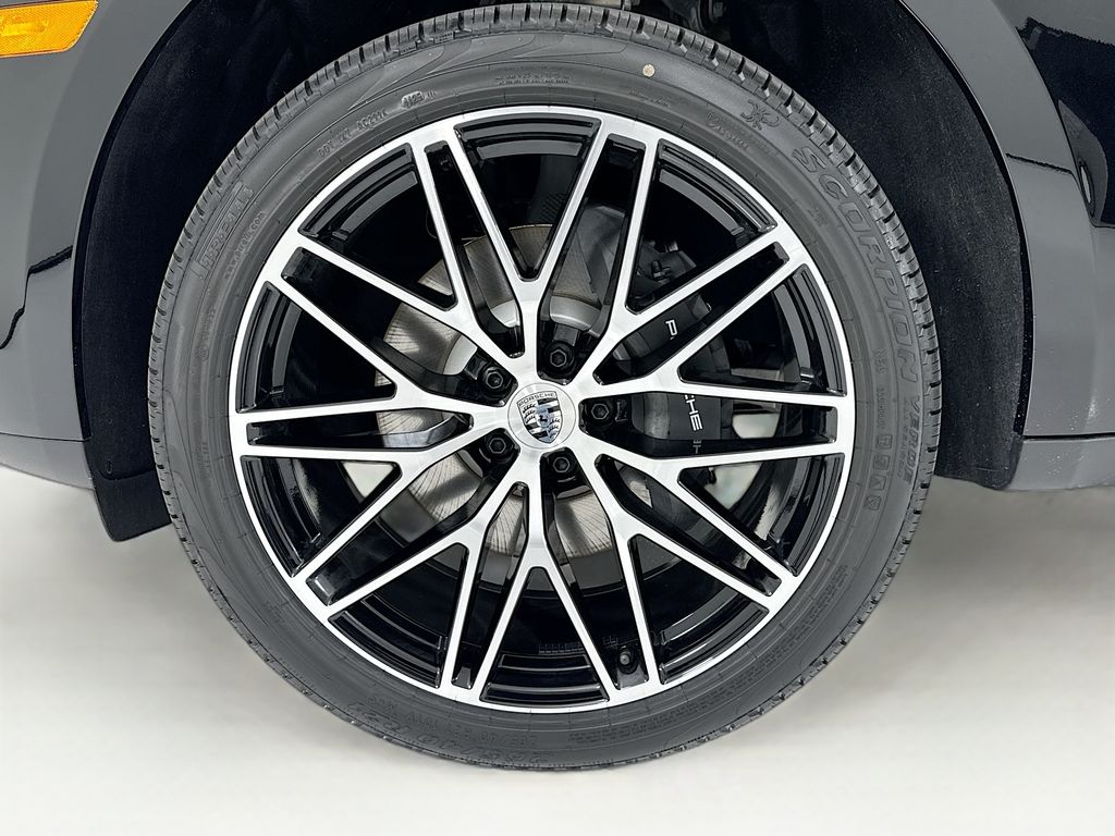2026 Porsche Macan - Photo 34