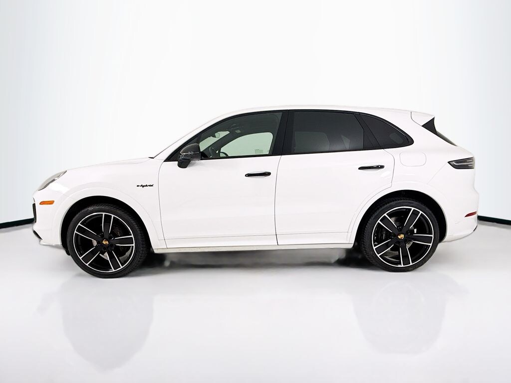 Certified 2023 Porsche Cayenne E-Hybrid Platinum Edition SUV