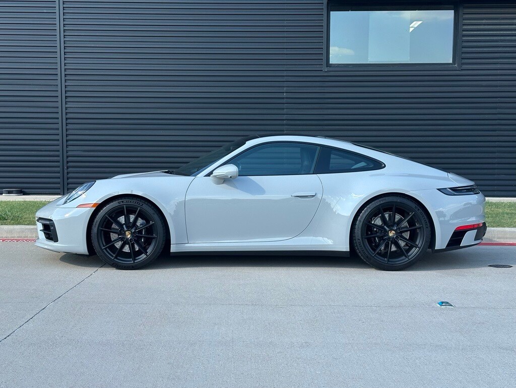 2024 Porsche 911 4S 4 GTS photo 2