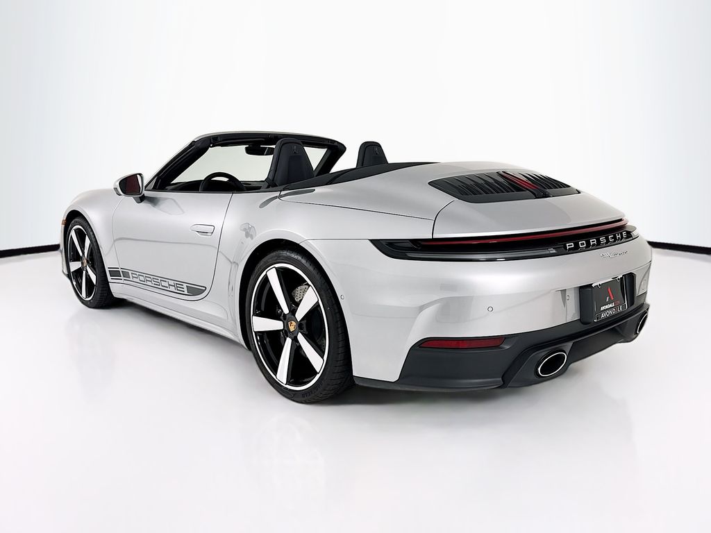 2025 Porsche 911 - Photo 3