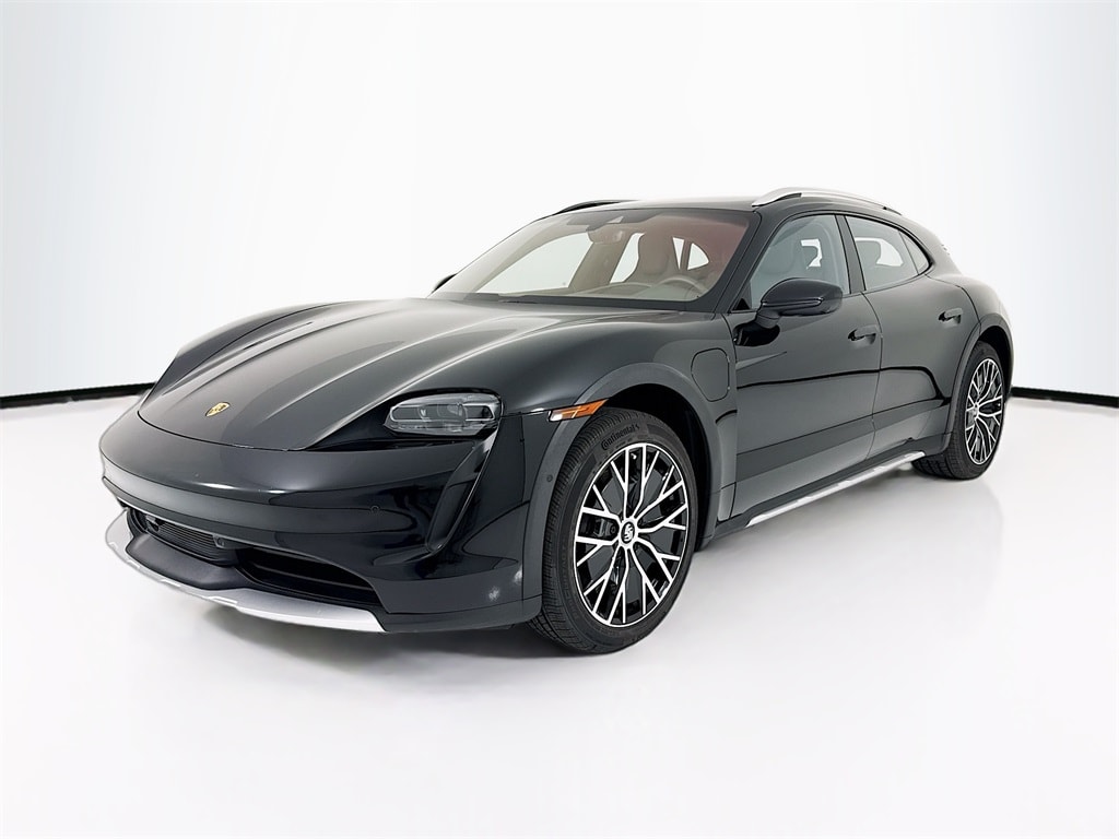 2022 Porsche Taycan Base's photo