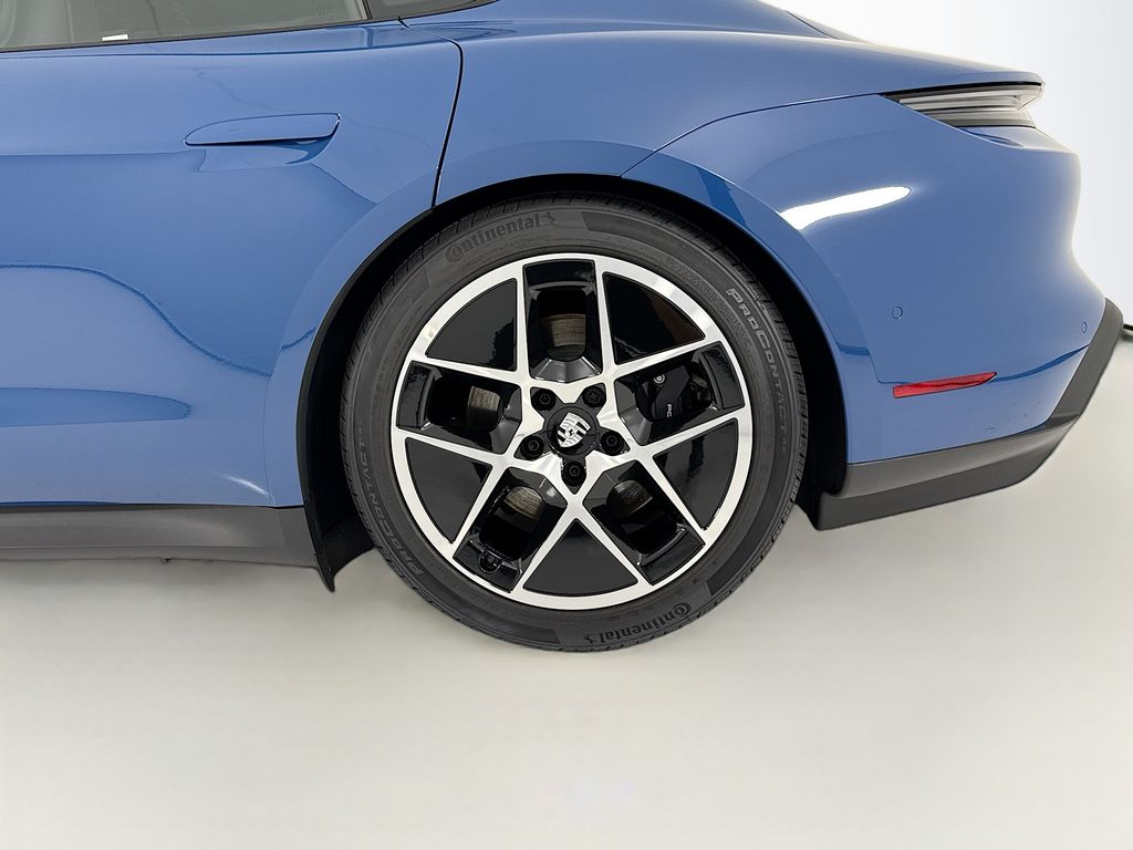 2026 Porsche Taycan Base - Photo 32