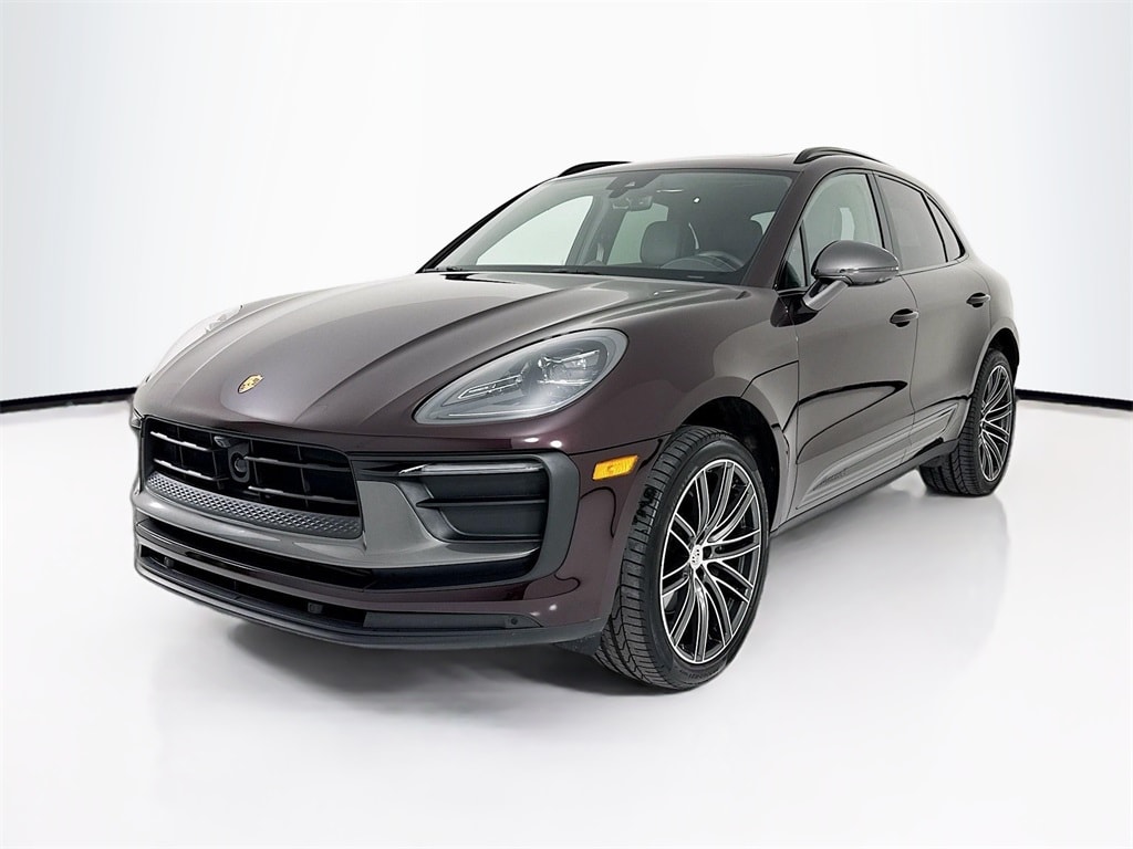 2025 Porsche Macan T's photo