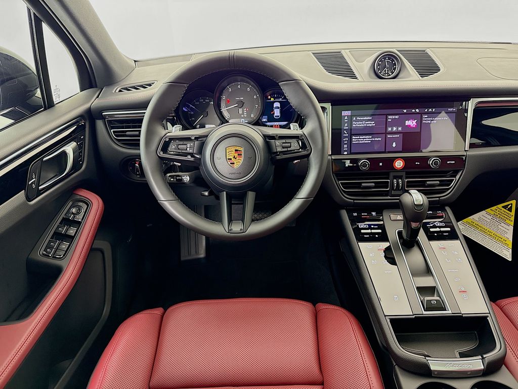 2026 Porsche Macan - Photo 25