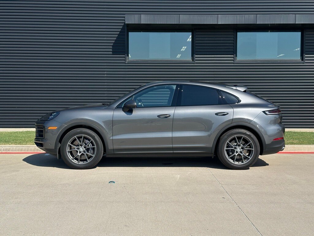 2025 Porsche Cayenne Coupe photo 2