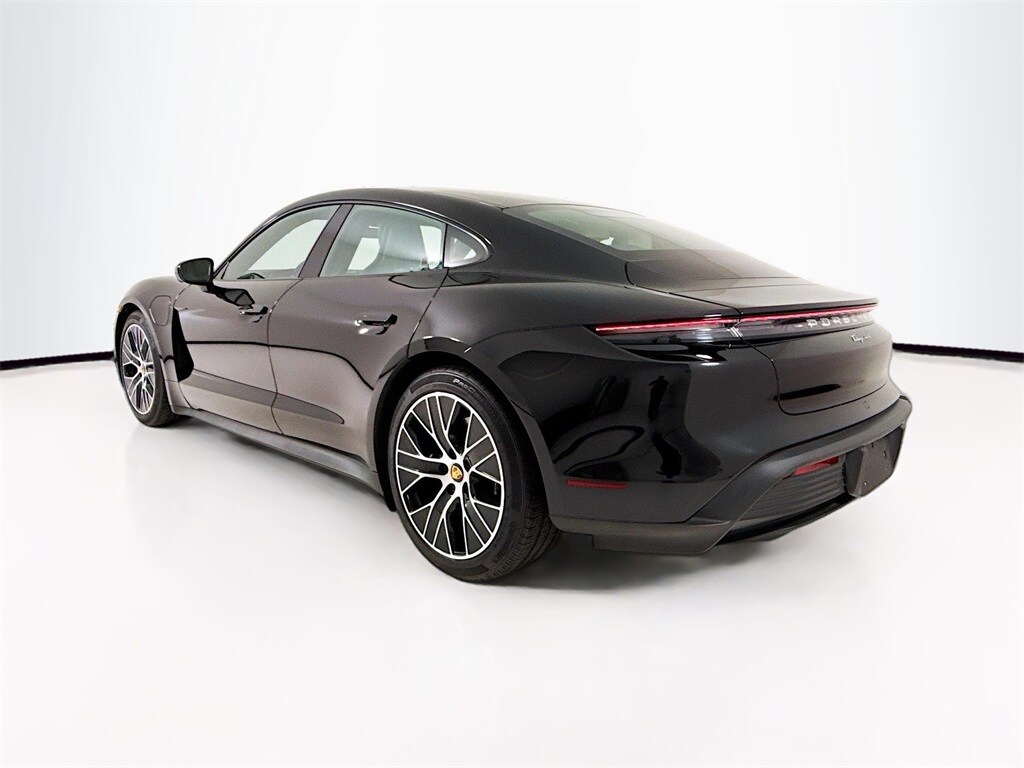 2023 Porsche Taycan photo 3