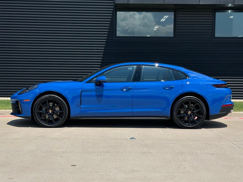 2025 Porsche Panamera 4 photo 2