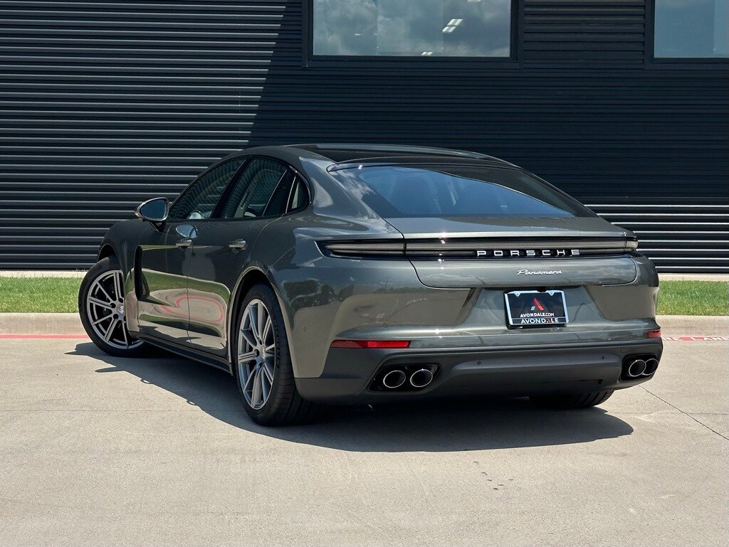 2025 Porsche Panamera 4 photo 3