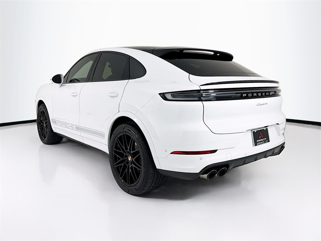 2026 Porsche Cayenne Coupe photo 3