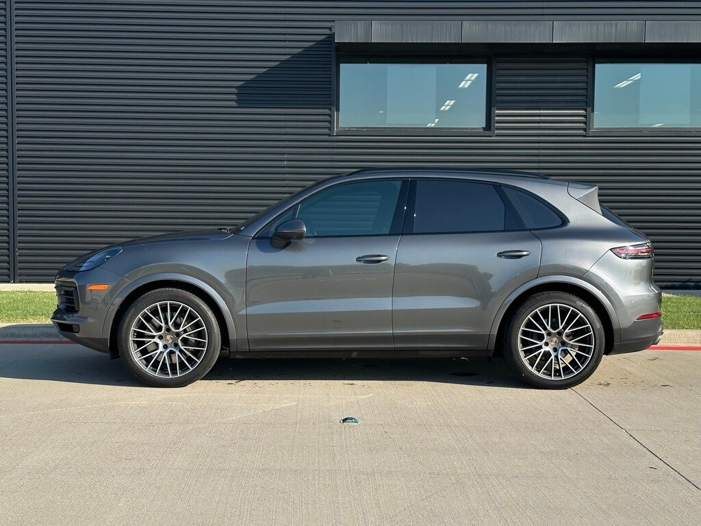 2023 Porsche Cayenne S Platinum Edition photo 2