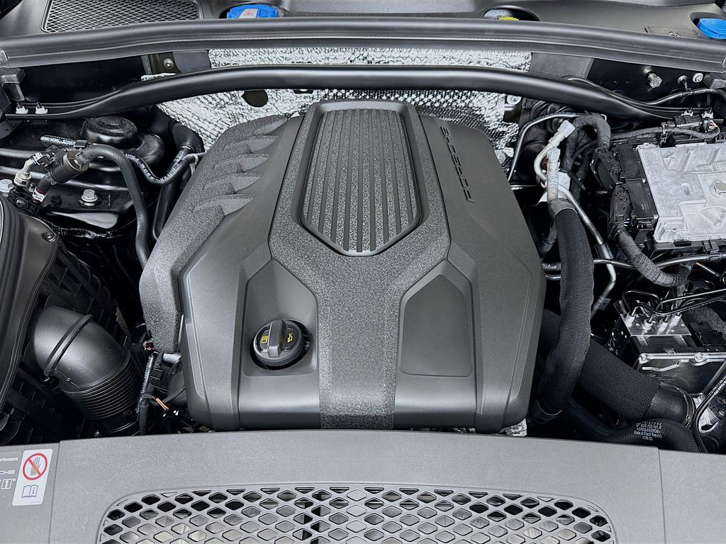 2026 Porsche Macan - Photo 33