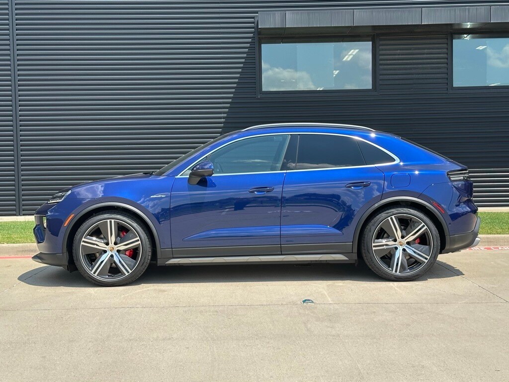 2025 Porsche Macan Electric photo 2