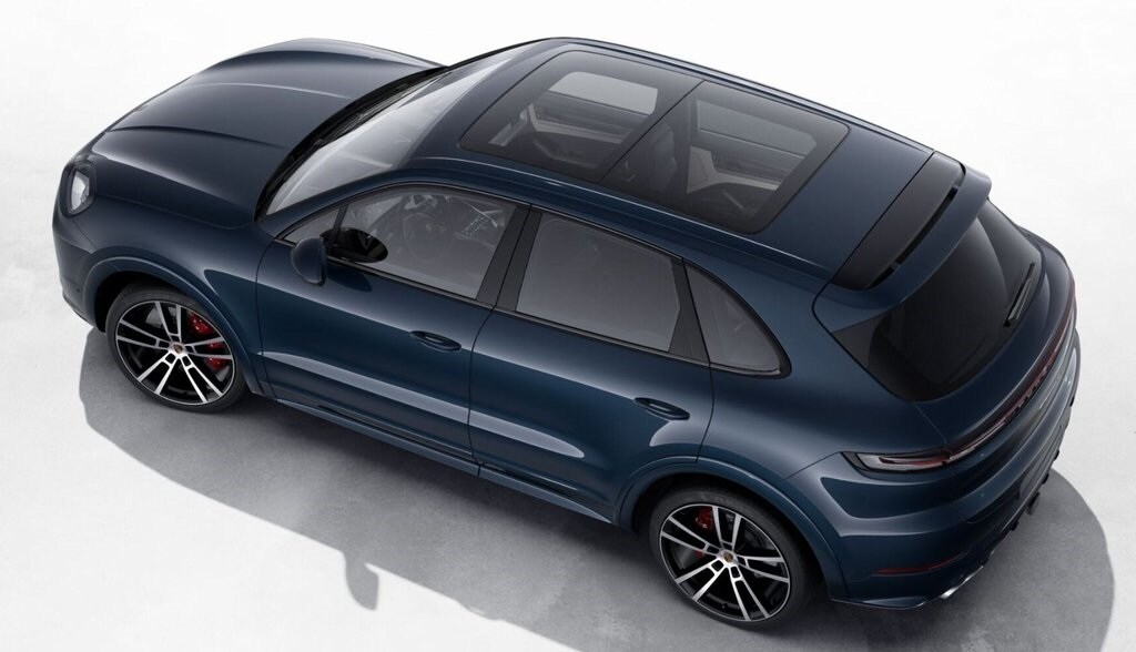 2026 Porsche Cayenne S photo 3