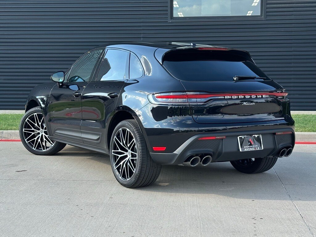 2026 Porsche Macan T photo 3