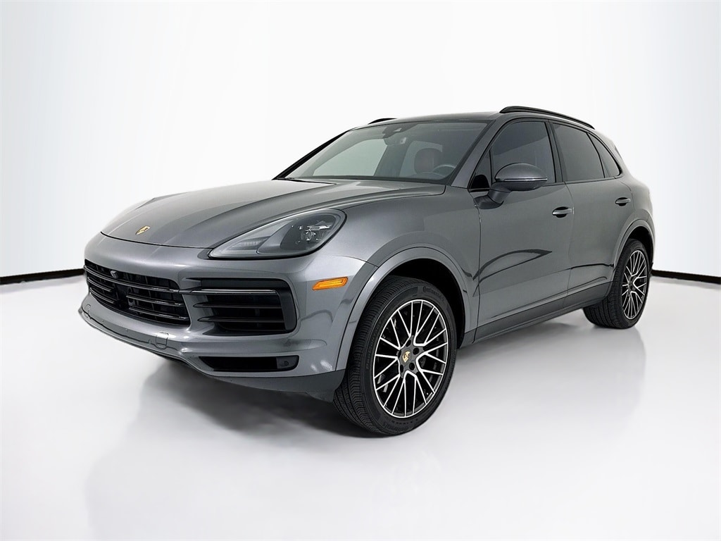 2023 Porsche Cayenne S's photo