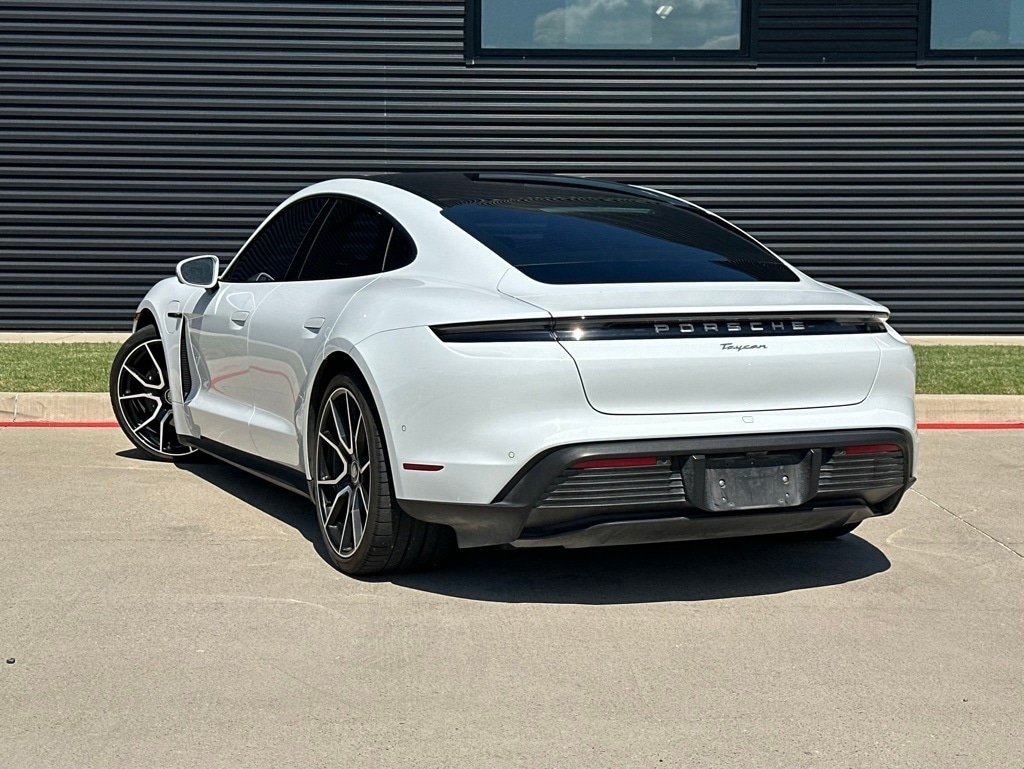 2023 Porsche Taycan photo 3