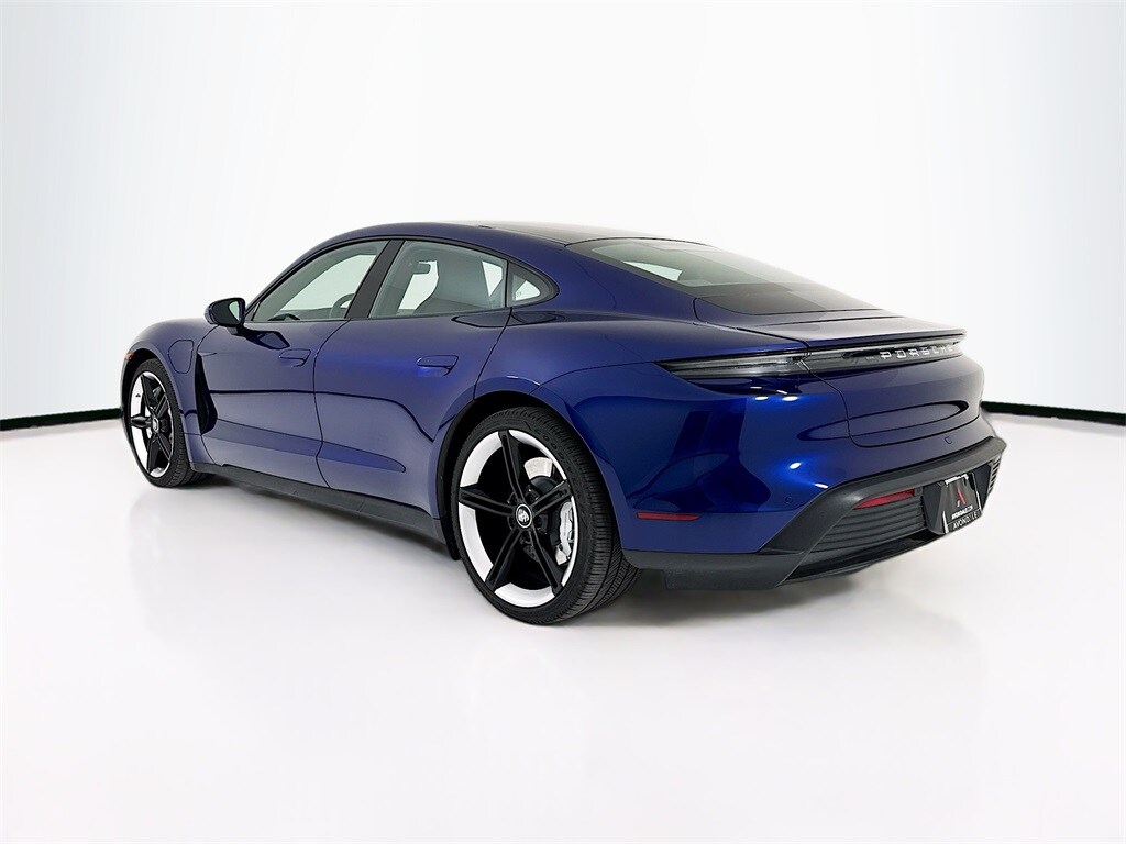 2023 Porsche Taycan photo 3