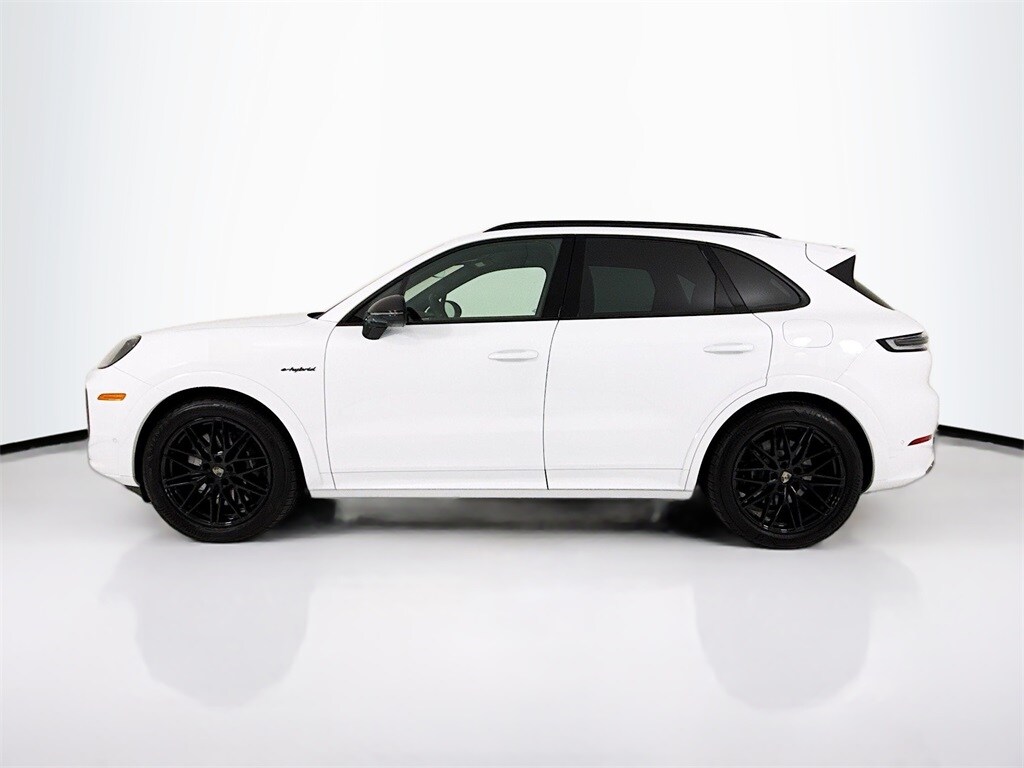 Used 2025 Porsche Cayenne Turbo E-Hybrid Turbo SUV