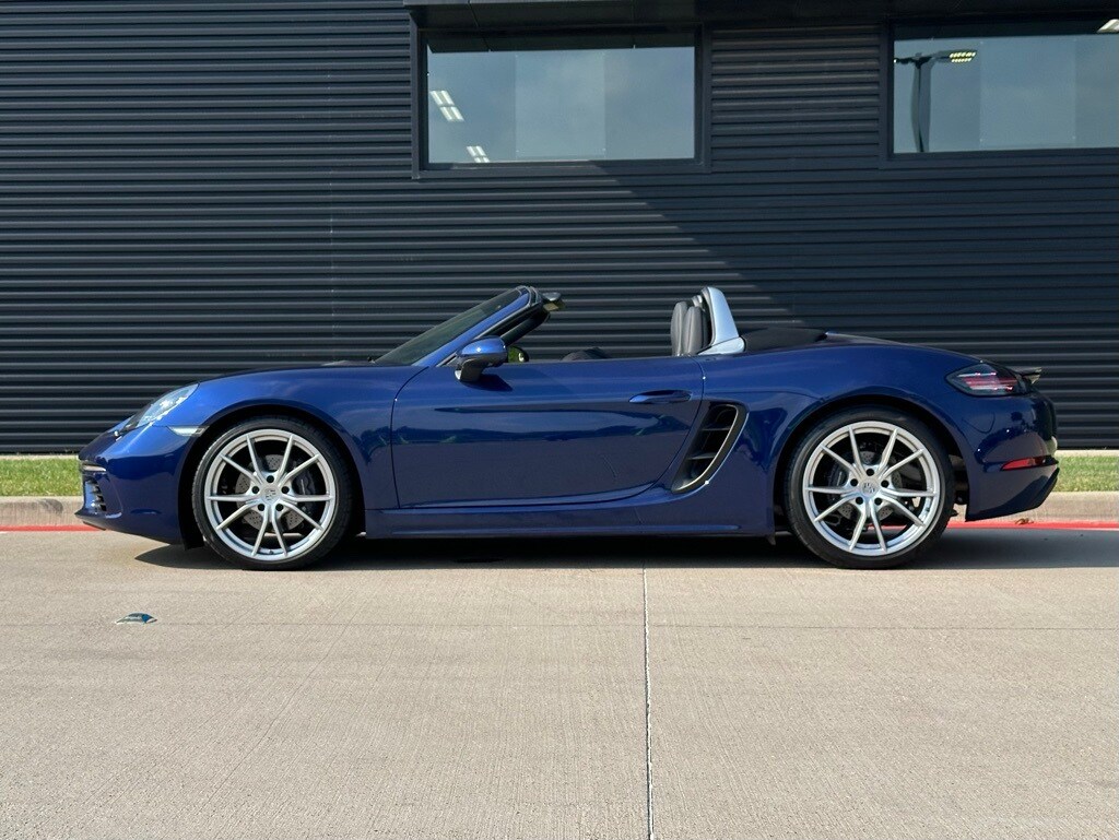 2025 Porsche Boxster photo 2