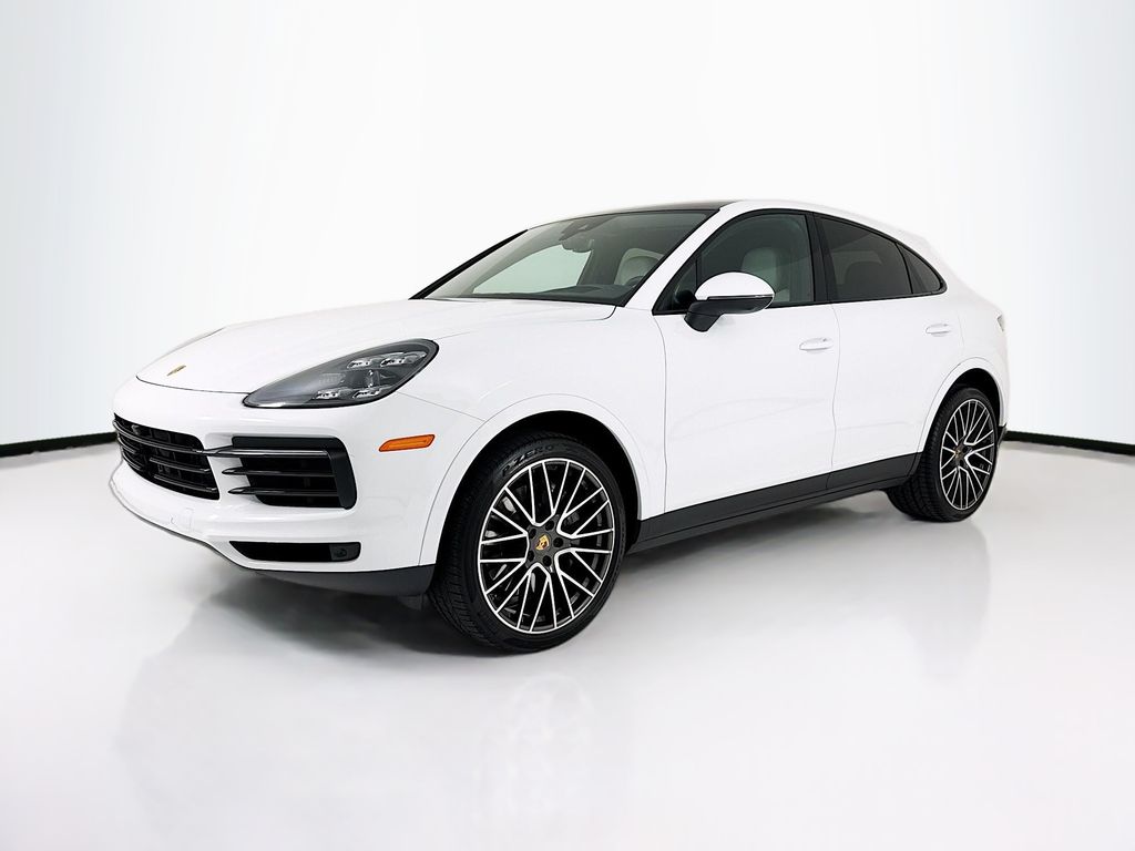2023 Porsche Cayenne S's photo
