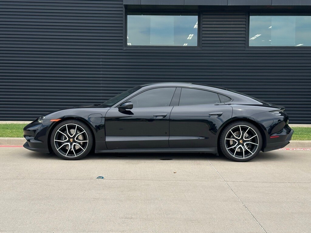 2023 Porsche Taycan photo 2