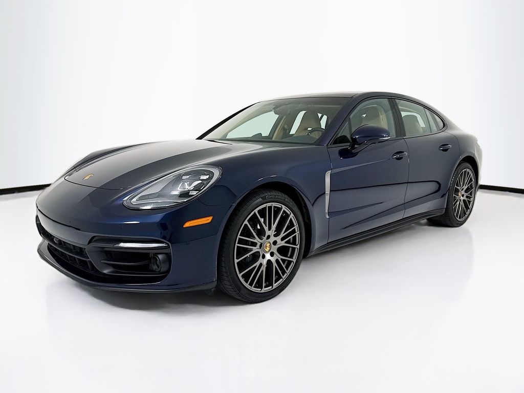 2023 Porsche Panamera's photo