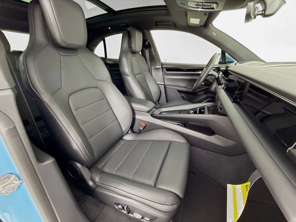 2026 Porsche Macan Base - Photo 31