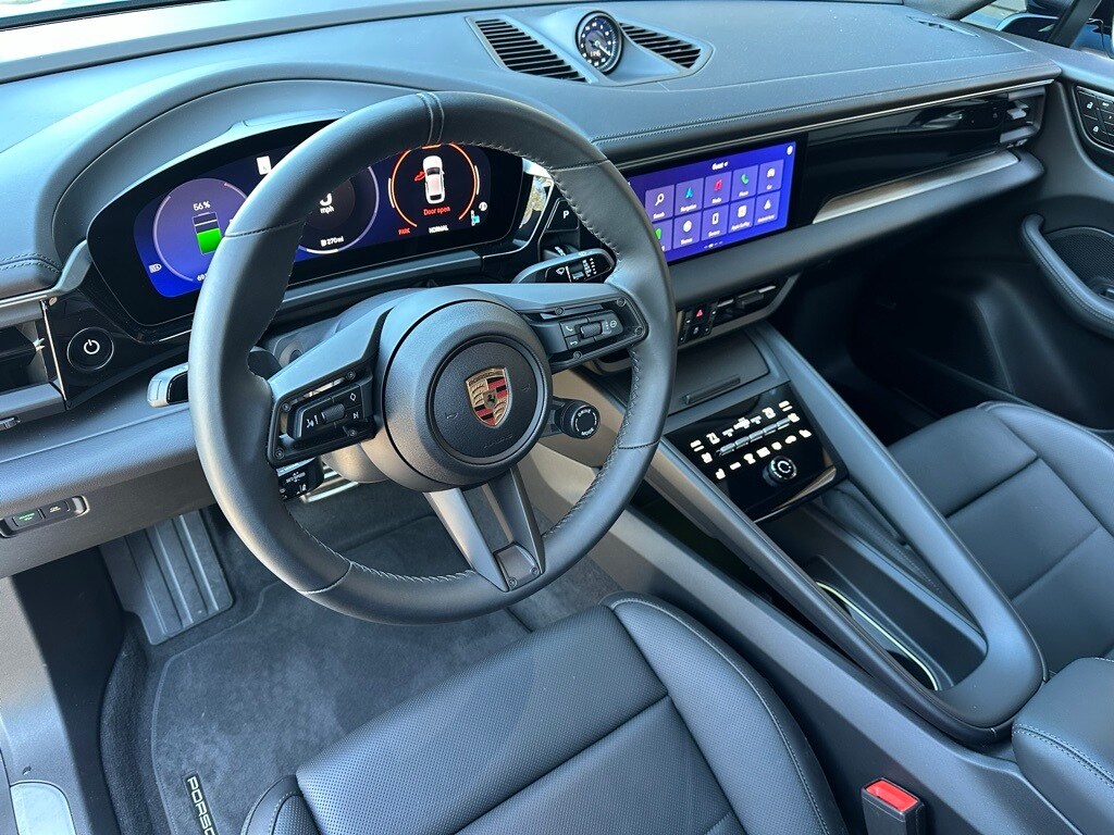 2024 Porsche Macan Electric 4 photo 4