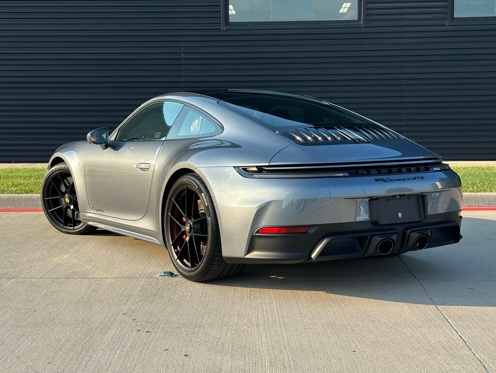 2025 Porsche 911 4 GTS photo 3