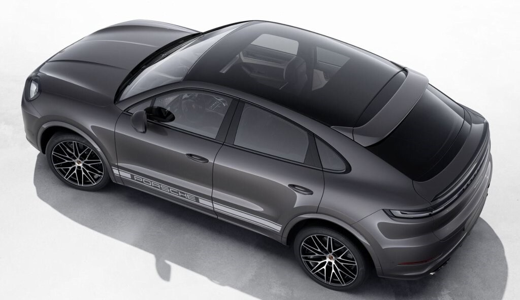 2026 Porsche Cayenne Coupe photo 3
