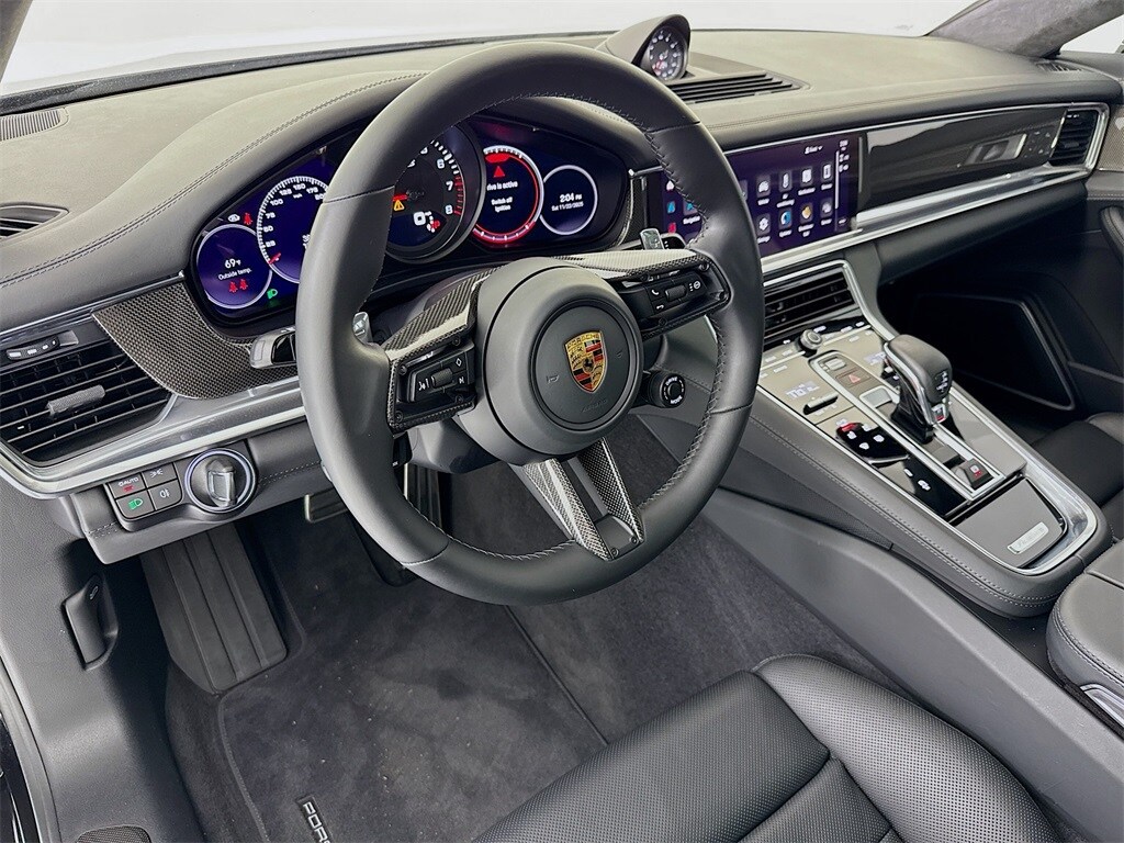 2022 Porsche Panamera GTS photo 4