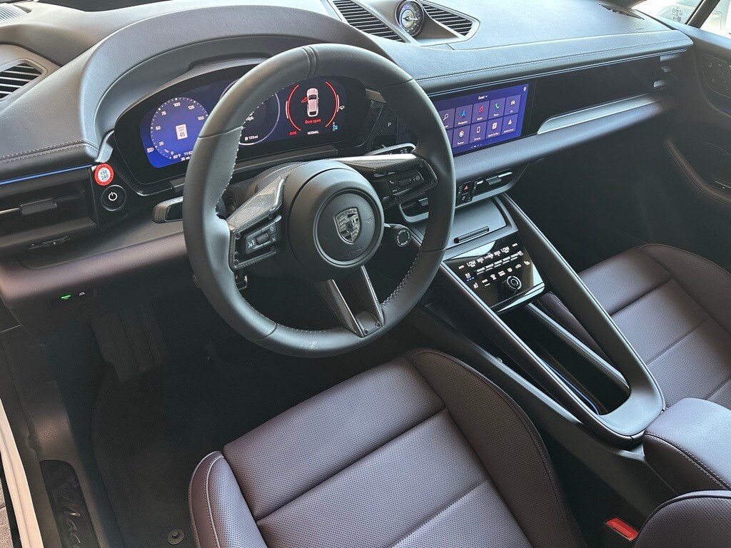 2025 Porsche Macan Turbo Electric photo 4