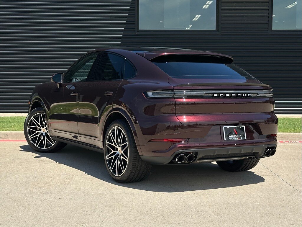 2025 Porsche Cayenne Coupe photo 2
