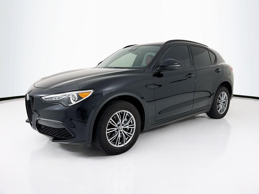 2022 Alfa Romeo Stelvio AWD's photo