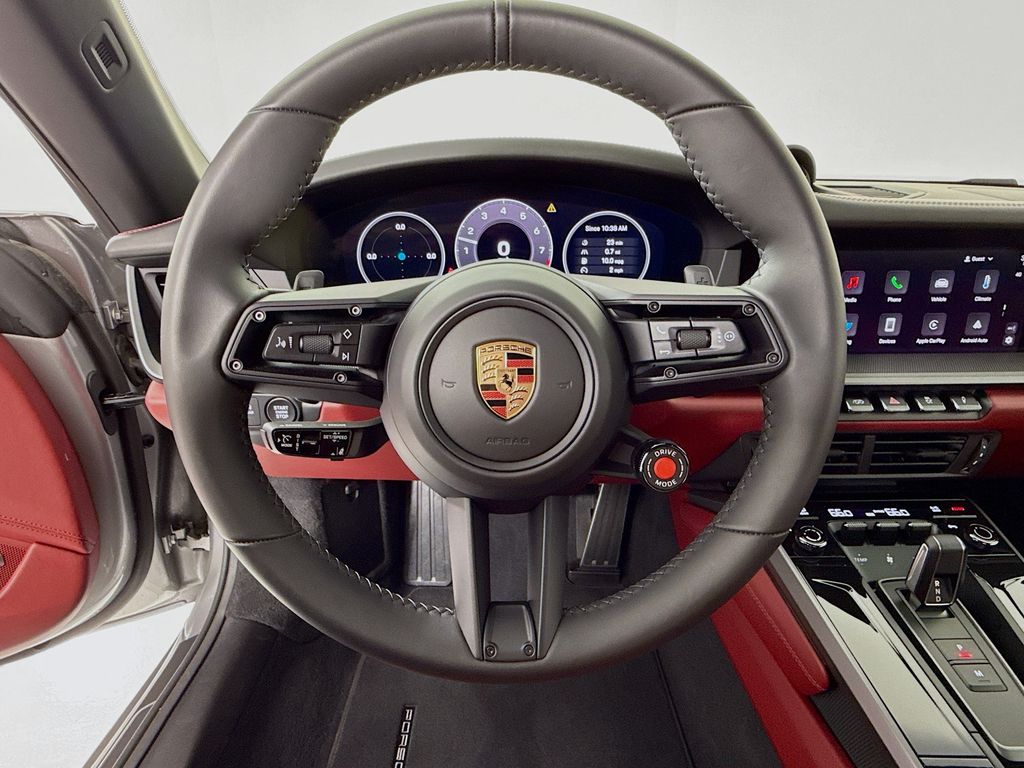2025 Porsche 911 - Photo 15