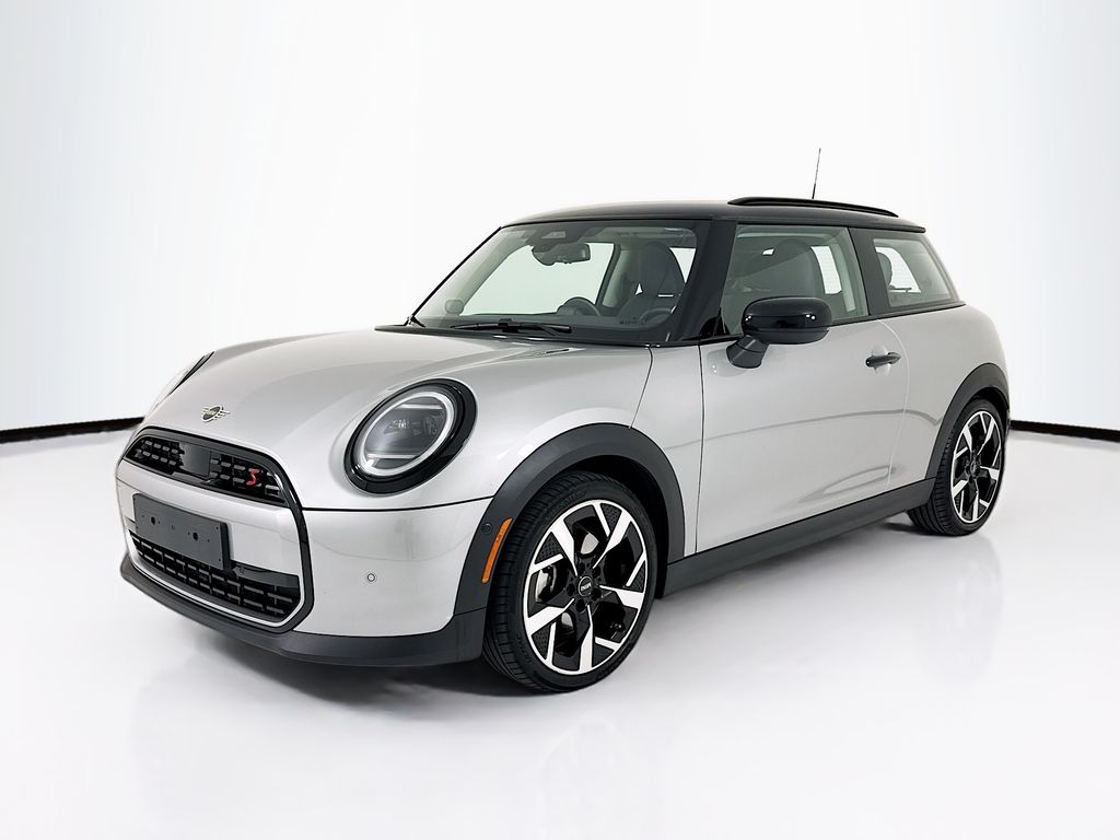 2025 MINI Hardtop Cooper S Signature's photo