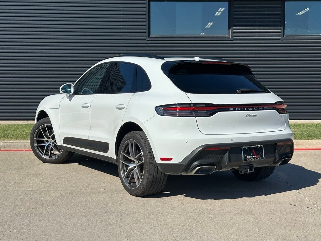 2024 Porsche Macan T photo 3