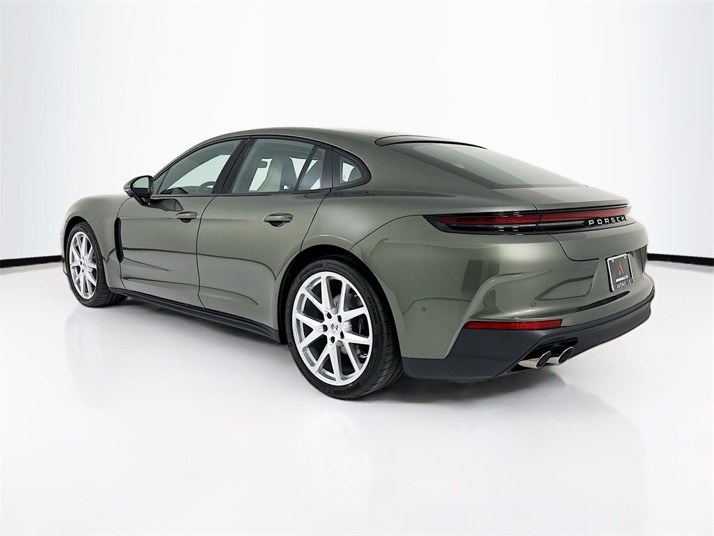 2026 Porsche Panamera 4 photo 3