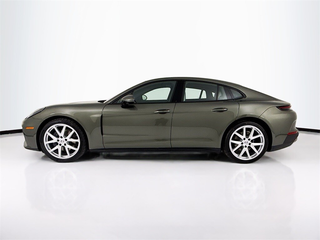 2026 Porsche Panamera 4 photo 2