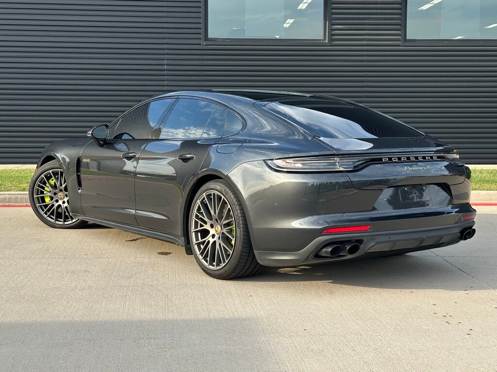 2022 Porsche Panamera E-Hybrid 4 photo 3