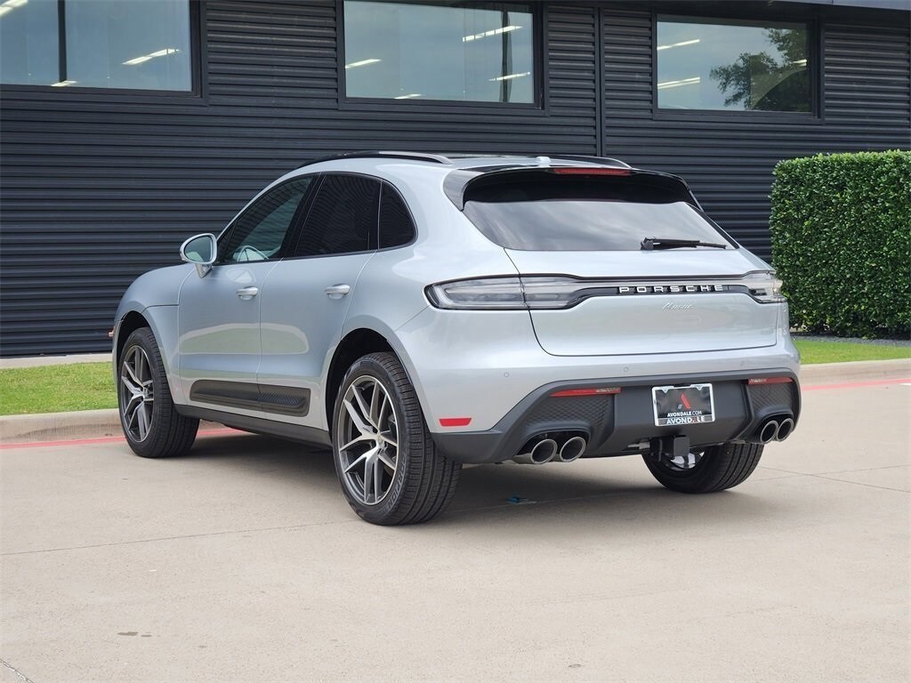 2025 Porsche Macan S photo 3