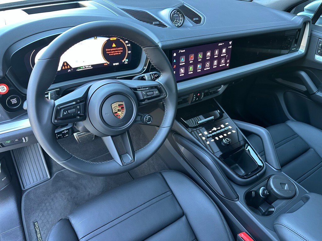 2024 Porsche Cayenne E-Hybrid S photo 4