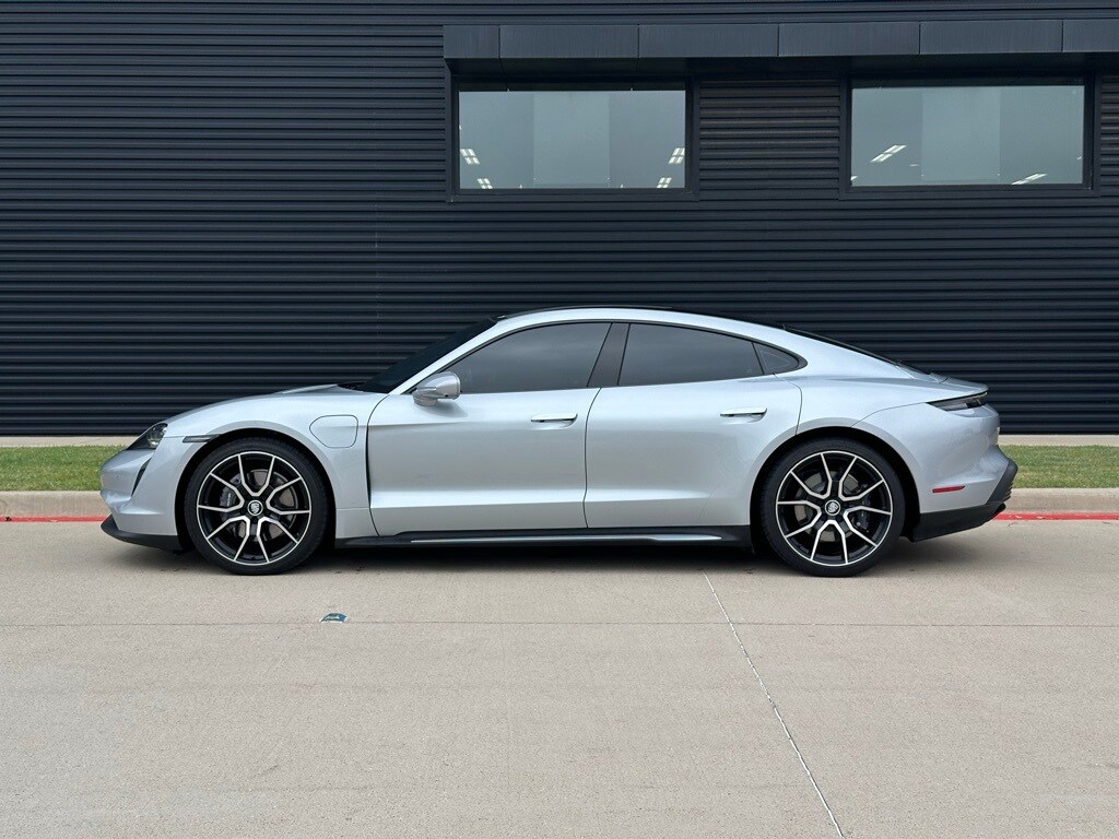 2023 Porsche Taycan photo 2
