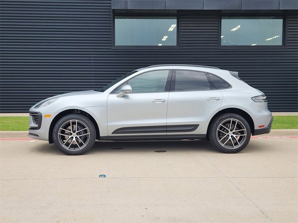 2025 Porsche Macan S photo 2