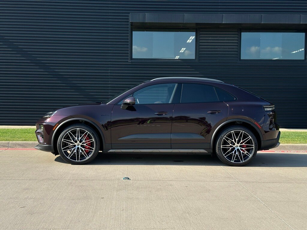 2025 Porsche Macan Turbo Electric photo 2
