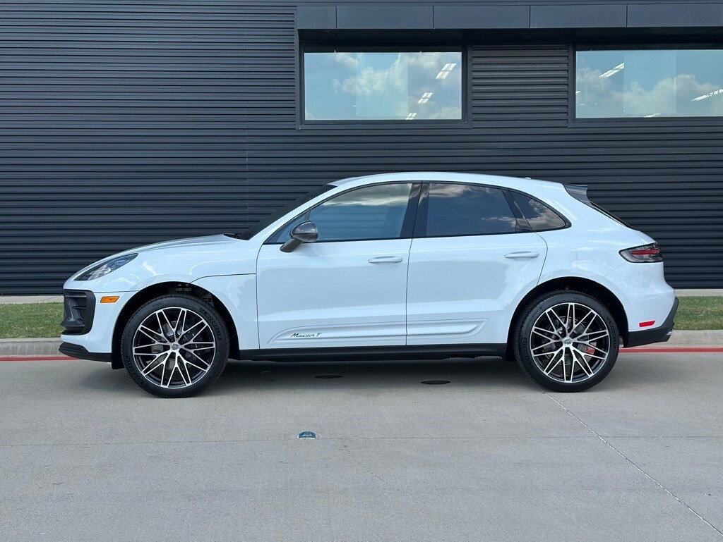 2026 Porsche Macan T photo 2