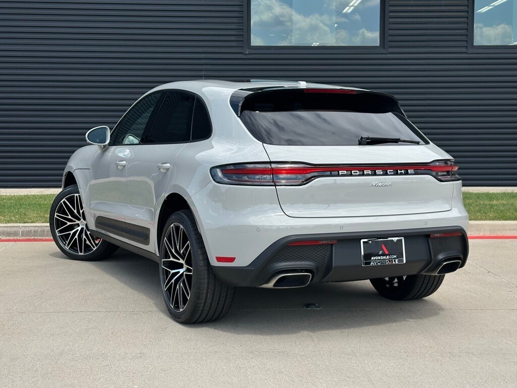 2026 Porsche Macan T photo 3
