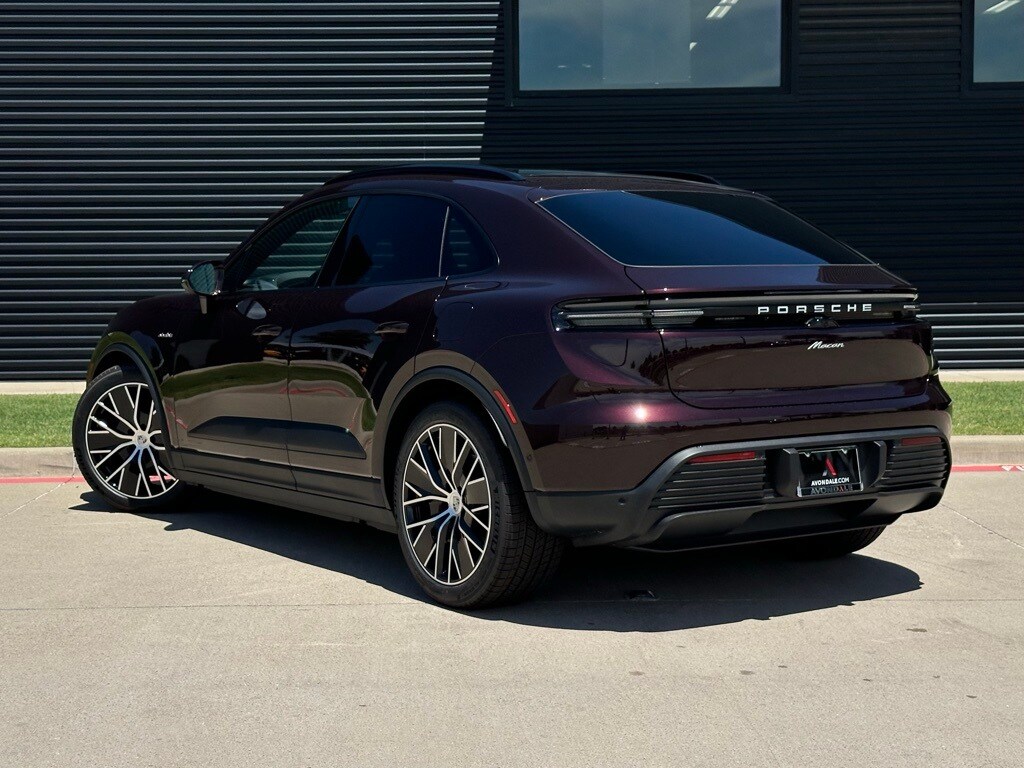 2025 Porsche Macan Electric photo 3
