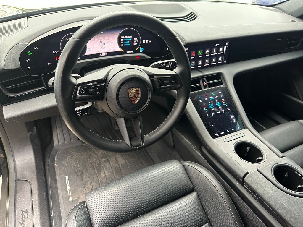2023 Porsche Taycan photo 4